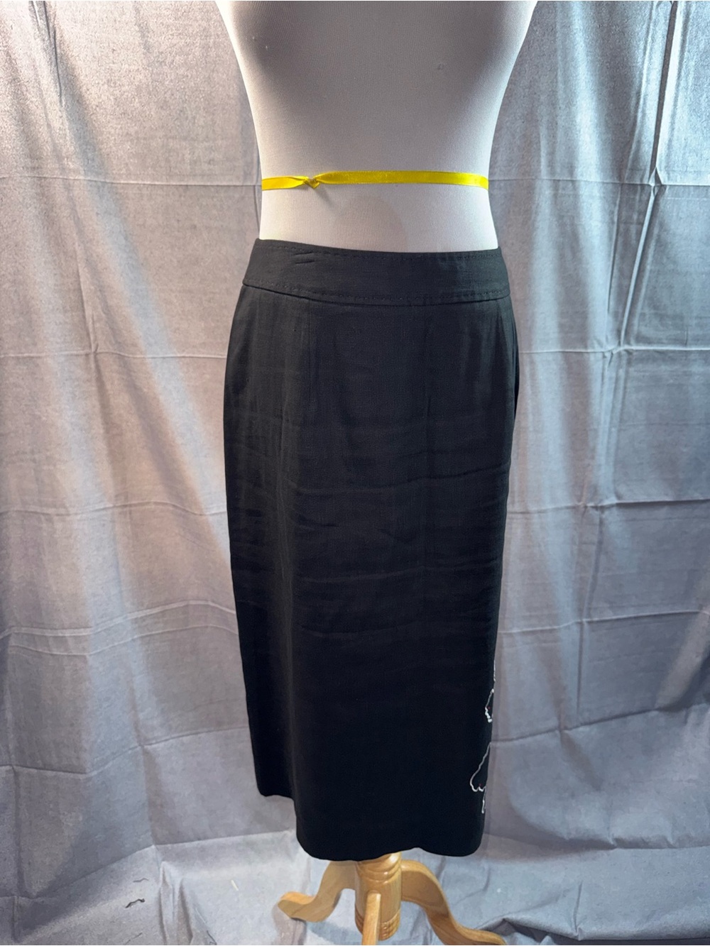 1797-Valerie Stevens Black Midi Pencil Skirt with Side Flower Detail